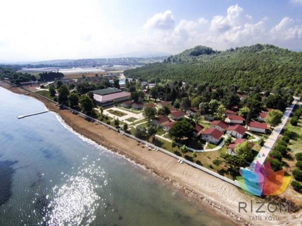 Отель Rizom Tatil Koyu Samanli Экстерьер фото